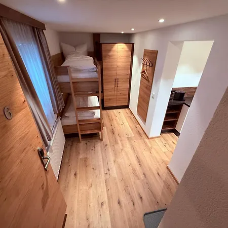 Marlis Apartament *