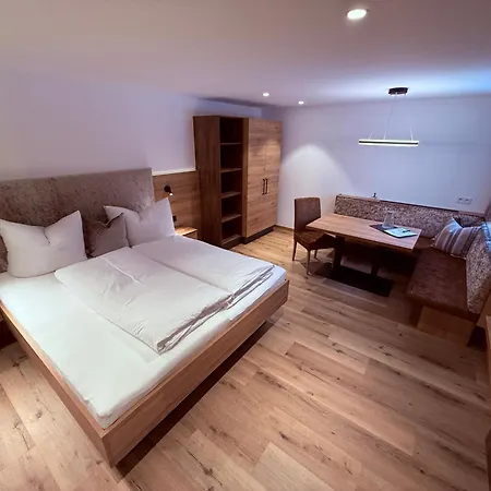 Marlis Apartament *